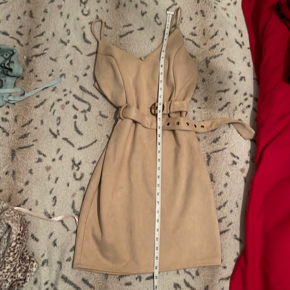 Haute Monde size L tan / beige soft dress with belt